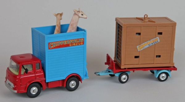 Corgi Toys Bedford Traction "Chipperfield Cirus" Truck with Trailerplatform 1959 DieCast Model (9069)